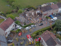 Două case au sărit în aer în UK. Un copil a murit şi patru persoane au fost rănite. FOTO
