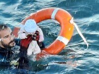 Un polițist spaniol s-a aruncat în apă pentru a salva viața unui copil migrant care se îneca
