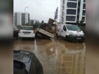 Ploile au îngropat în noroaiele cartierele nou construite din jurul Bucureștiului. Mașinile, scoase din bălți cu excavatorul