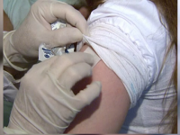 A început vaccinarea anti-HPV. Fiica ministrului Sănătăţii, printre primele adolescente vaccinate