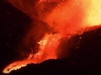 Vulcanul Etna a erupt din nou. Imagini spectaculoase surprinse în Sicilia