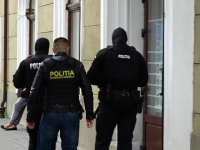Secretarul orașului Bistrița și alți doi funcționari, reținuți după perchezițiile de la primărie. Care sunt acuzațiile
