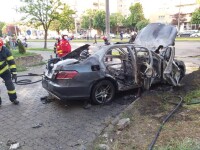 O mașină a explodat în Arad - 3