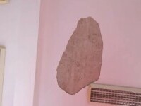 Tavanul dintr-o clasă din Craiova a căzut în timpul orelor