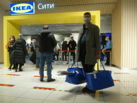IKEA prelungește perioada în care își va plăti cei 12.000 angajați din Rusia până în luna august