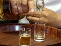 Palinka, în pericol de dispariție. Situația alarmantă cu care se confruntă producătorii maghiari