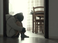 Traumă după traumă pentru minorele abuzate sexual. Fetele sunt examinate pe scaune ginecologice vechi de 50 de ani