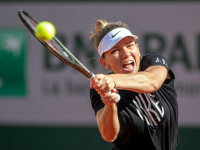 Simona Halep s-a calificat în turul al doilea la Roland Garros. Victorie dificilă pentru româncă