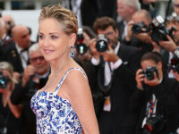 Cea de-a șasea zi a festivalului de la Cannes, marcată de vedete precum Sharon Stone şi Eva Herzigova