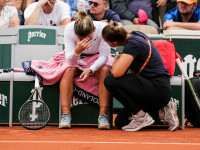 Roland Garros 2022: Simona Halep a suferit un atac de panică în timpul partidei cu Zheng. 