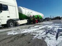 O cisternă plină cu GPL a fost lovită de o mașină, în Suceava. Carburantul s-a scurs pe șosea