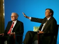 Miliardarul Warren Buffet compară AI cu bomba atomică. Surprinzător, prietenul său, Bill Gates, a dezvoltat AI-ul public