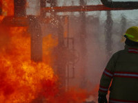 O clădire administrativă a unui oleoduct, avariată într-o explozie în regiunea rusă Pskov, la frontiera cu Belarus