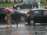 Furtuni puternice lovesc România. Cod galben de ploi torențiale, grindină și descărcări electrice în 25 de județe. HARTĂ