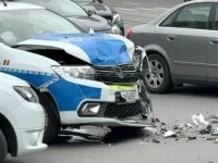 Mașină de poliție în misiune, lovită într-o intersecție din Craiova. Ce a arătat alcooltestul
