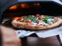 Greșelile comune în prepararea pizzei. Cel mai bun pizzar din Europa explică cum se compromite iremediabil gustul specific