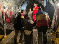 MAE: Nouă cetăţeni români şi membri ai familiei, evacuaţi din Fâşia Gaza