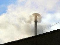 Fum alb la Vatican