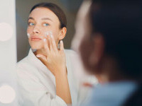 (P) 5 greșeli comune în aplicarea cremei hidratante care îți pot afecta tenul