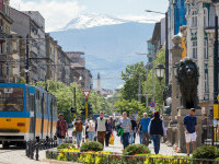 oameni pe strada, bulgaria, sofia