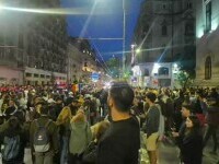Mii de oameni în centrul Capitalei după ce Nicușor Dan a câștigat. Se strigă: „Rusia, nu uita, România nu-i a ta!”