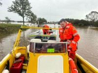 Inundații masive în sud-estul Australiei. Mai mulți oameni au rămas blocați pe acoprișurile caselor lor. VIDEO