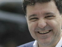 Nicuşor Dan rade, ras