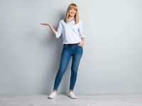 (P) Outfituri cu blugi pentru birou: Inspirație pentru ținute office relaxate