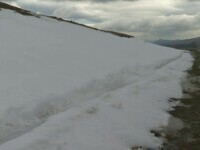 Vremea s-a înrăutățit la munte. Transalpina, sub nămeți care depășesc un metru înălțime