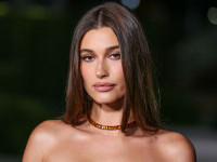 Rhode, brandul de frumusețe al lui Hailey Bieber, vândut pentru 1 miliard de dolari. Ce se va întâmpla cu produsele