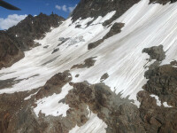 O avalanşă de gheaţă, noroi şi roci a îngropat un sat din Elveția