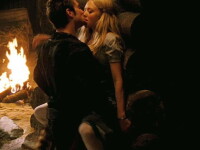 Interzis copiilor! Scufita Rosie se iubeste cu lupul cel rau