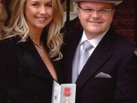 Au o avere de 50 de mil de euro, dar au fost arestati pentru un gest facut in toaleta unui club