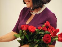 Daily Mail despre Elena Udrea: Ministrul Turismului din Romania pozeaza in 