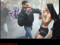 activiste Femen batute la Paris