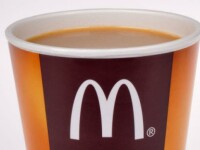 O femeie din Statele Unite da in judecata McDonald's dupa o cafea comandata la Drive-In