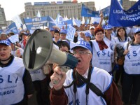 15.000 de salariati din invatamant vor participa, pe 1 iunie, la un mars de protest la Guvern si Presedintie