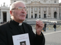 Povestea lui Anton Lucaci, preotul care i-a dat lectii de limba romana Papei Ioan Paul al II-lea