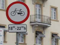 acces interzis biciclisti