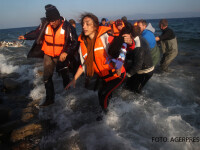 Un copil de 2 ani, primul migrant mort in 2016. 40 de refugiati incercau sa ajunga cu o barca din Turcia in Grecia
