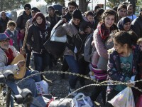 Ungaria a acuzat UE de ipocrizie dupa ce Slovenia si Austria au anuntat ca vor garduri la granita pentru a opri migrantii