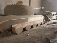 tanc din lemn folosit de ISIS