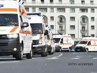 Ambulante apartinand flotei nationale a Serviciilor Publice de Ambulanta defileaza cu prilejul Zilei Nationale a Ambulantei din Romania, in Bucuresti.
