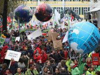 Activiștii de mediu protestează în Bonn