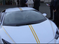 Lamborghini primit de Papa Francisc