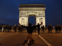 Protest pe Champs-Elysees