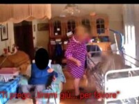 O româncă, ”badante” în Italia, acuzată că lovea doi bătrâni. Ipostazele în care a fost filmată