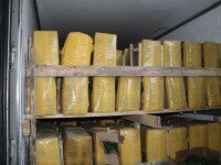 18 tone de verdeţuri ilegale, găsite de vameşi ascunse în cutii de ţigări