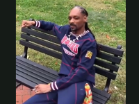 Snoop Dogg îl sâcâie pe Donald Trump chiar la el acasă. Ce a făcut în fața Casei Albe. VIDEO