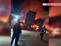 Flăcări uriașe au cuprins la o fabrică de prelucrare a lemnului din Maramureș